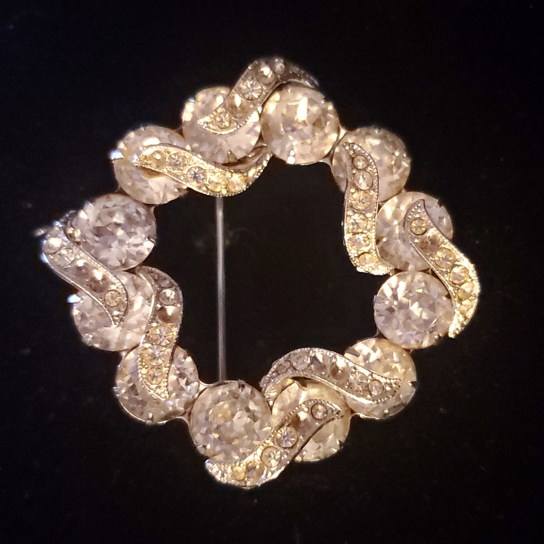 Vintage Eisenberg Ice Brooch 22$